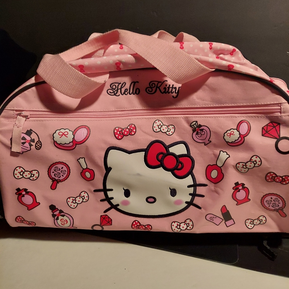 Hello Kitty roll on duffel locking handle carry on - Picture 1 of 6